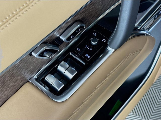 New 2026 Land Rover Range Rover Long Wheelbase SE image 20