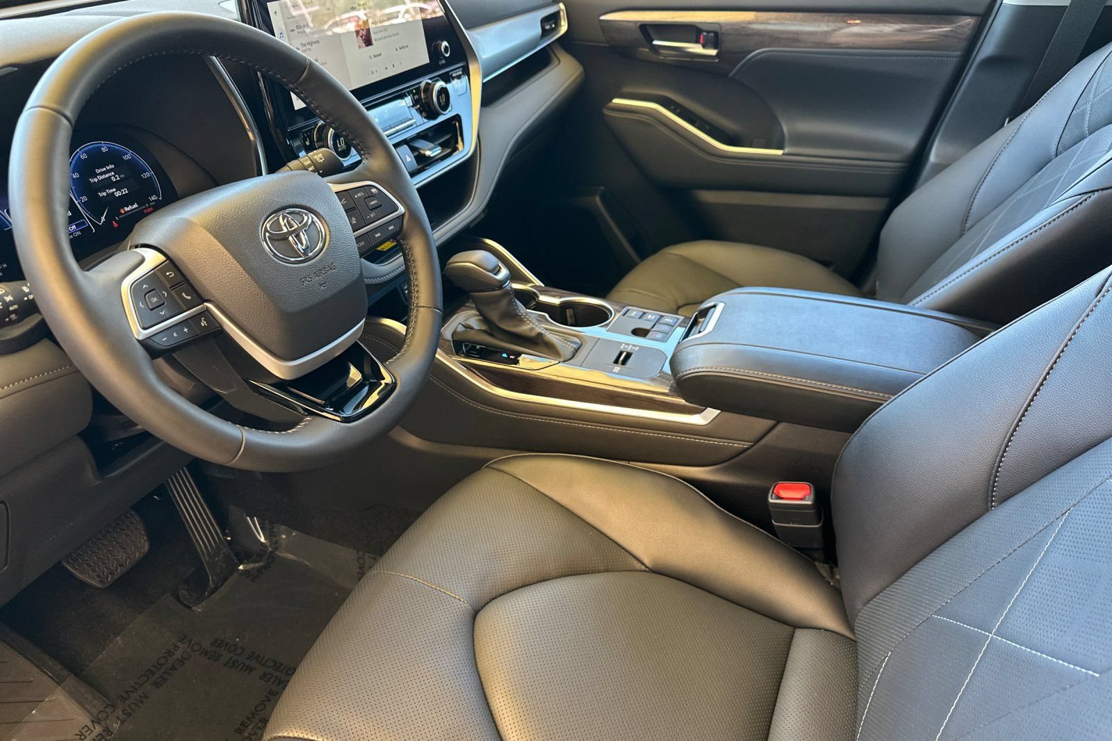 Used 2026 Toyota Highlander Platinum AWD/4WD image 11