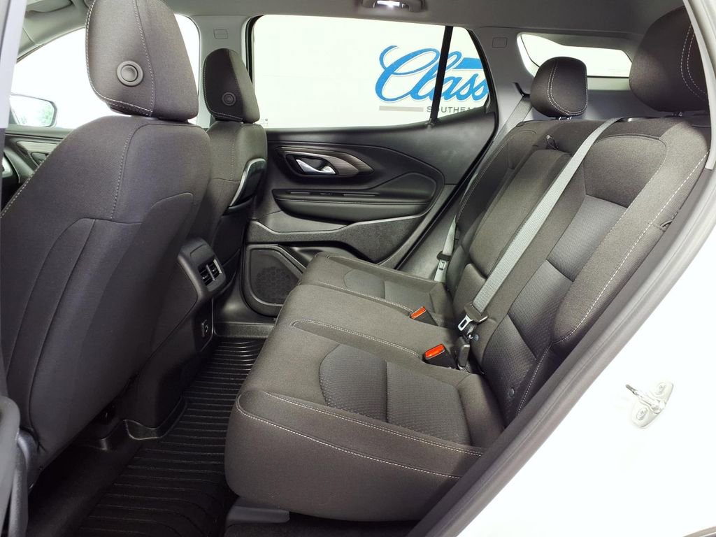 Used 2024 GMC Terrain SLE w/ Driver Convenience Package FWD image 8