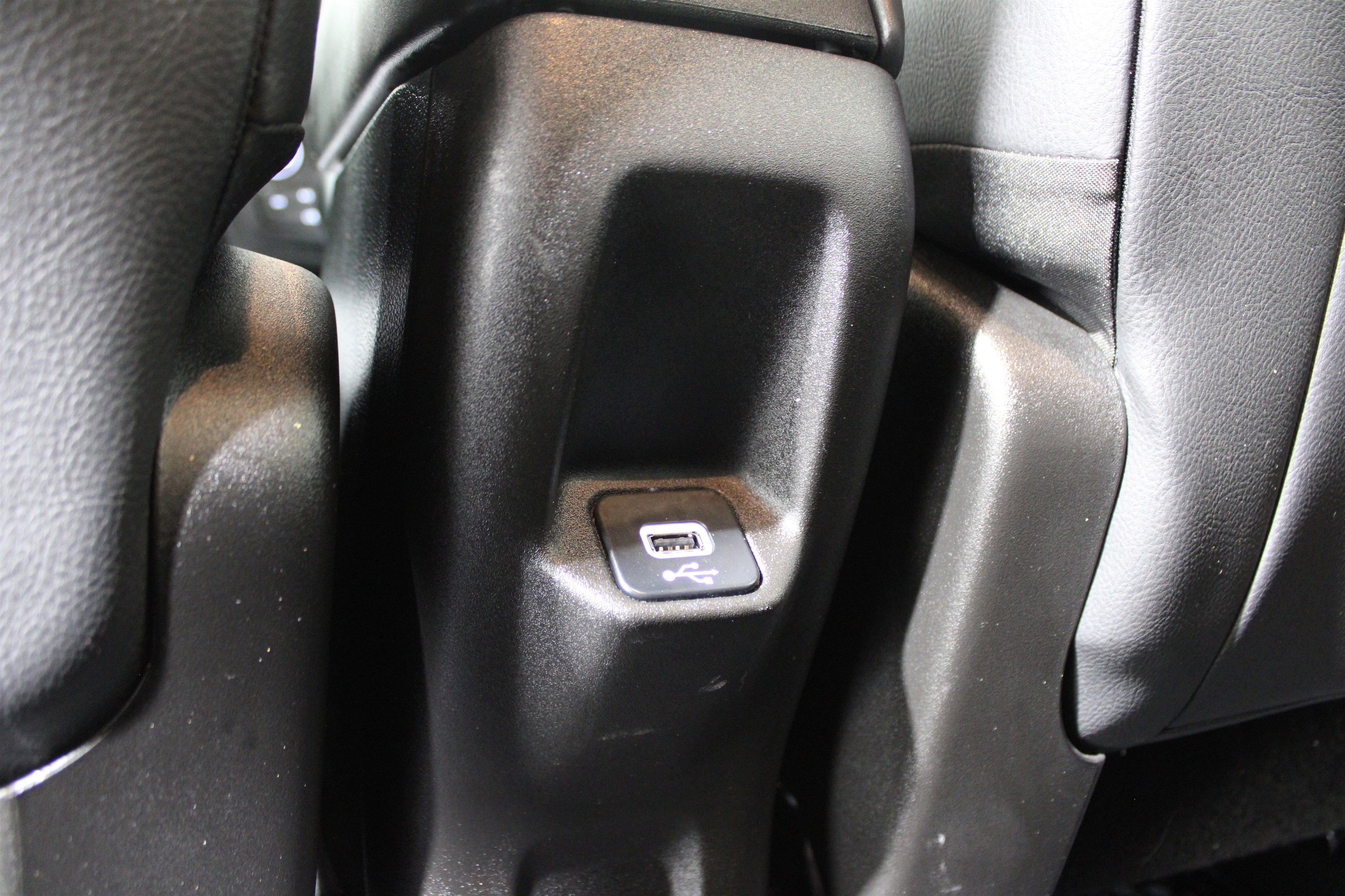 Used 2023 Jeep Renegade Limited image 26