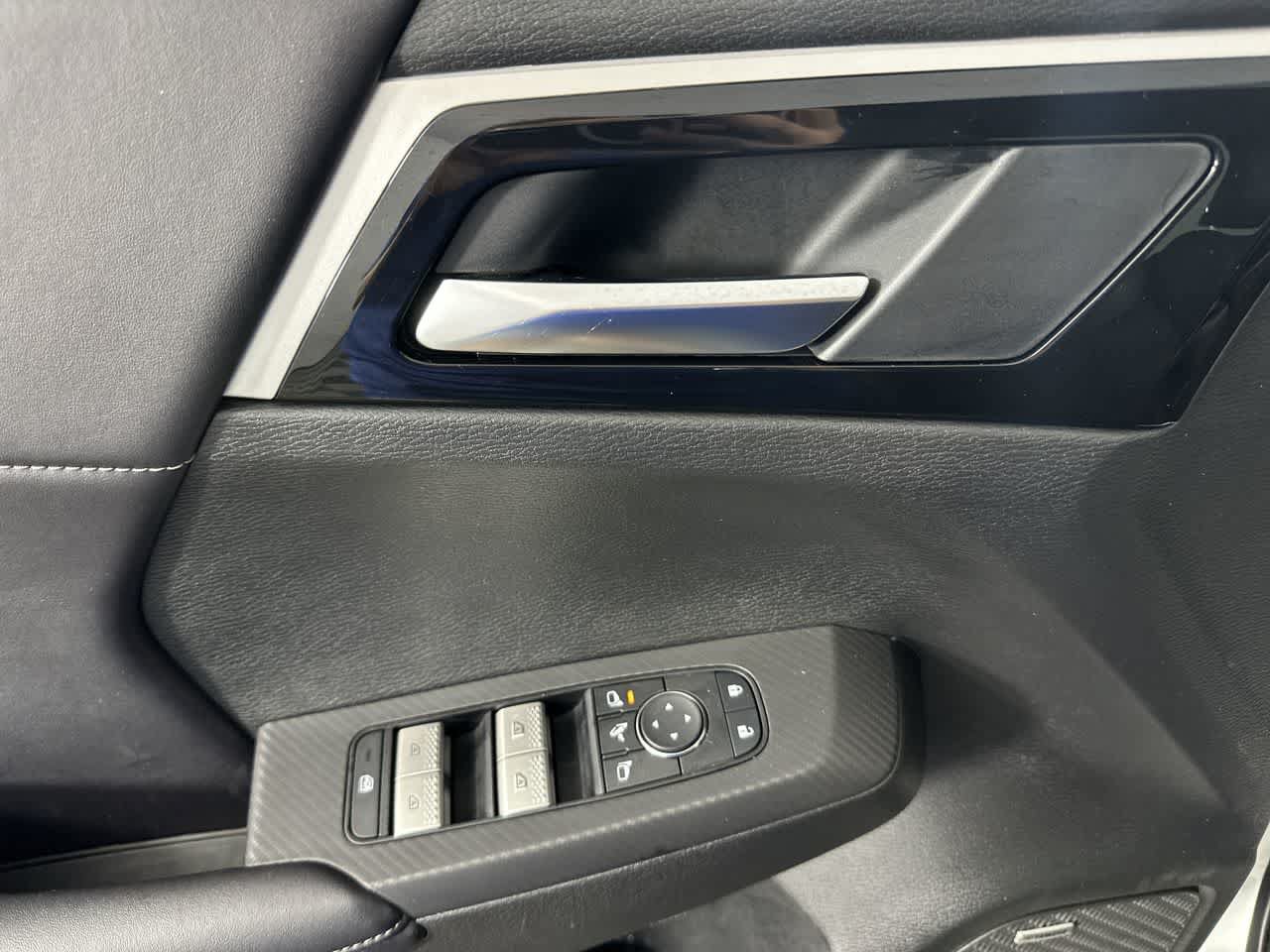 Used 2025 Mitsubishi Outlander SE FWD image 11