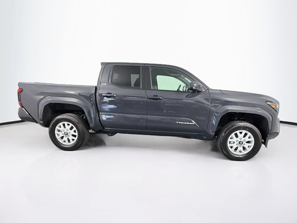 Used 2025 Toyota Tacoma SR5 AWD/4WD image 11