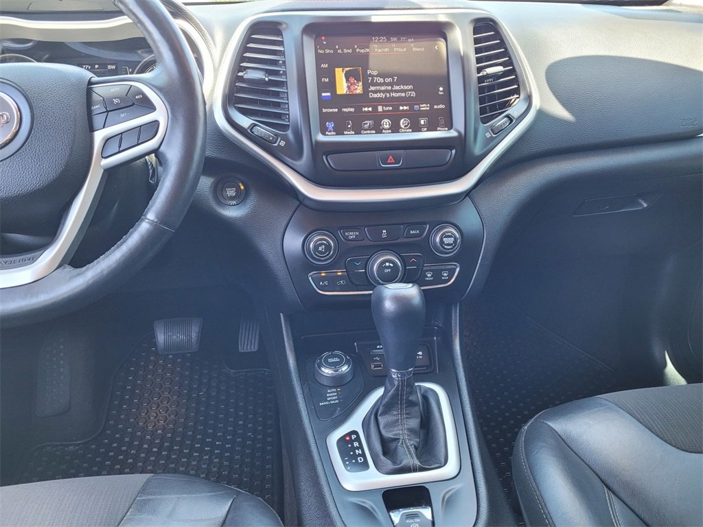 Used 2018 Jeep Cherokee Latitude Plus w/ Cold Weather Group image 11