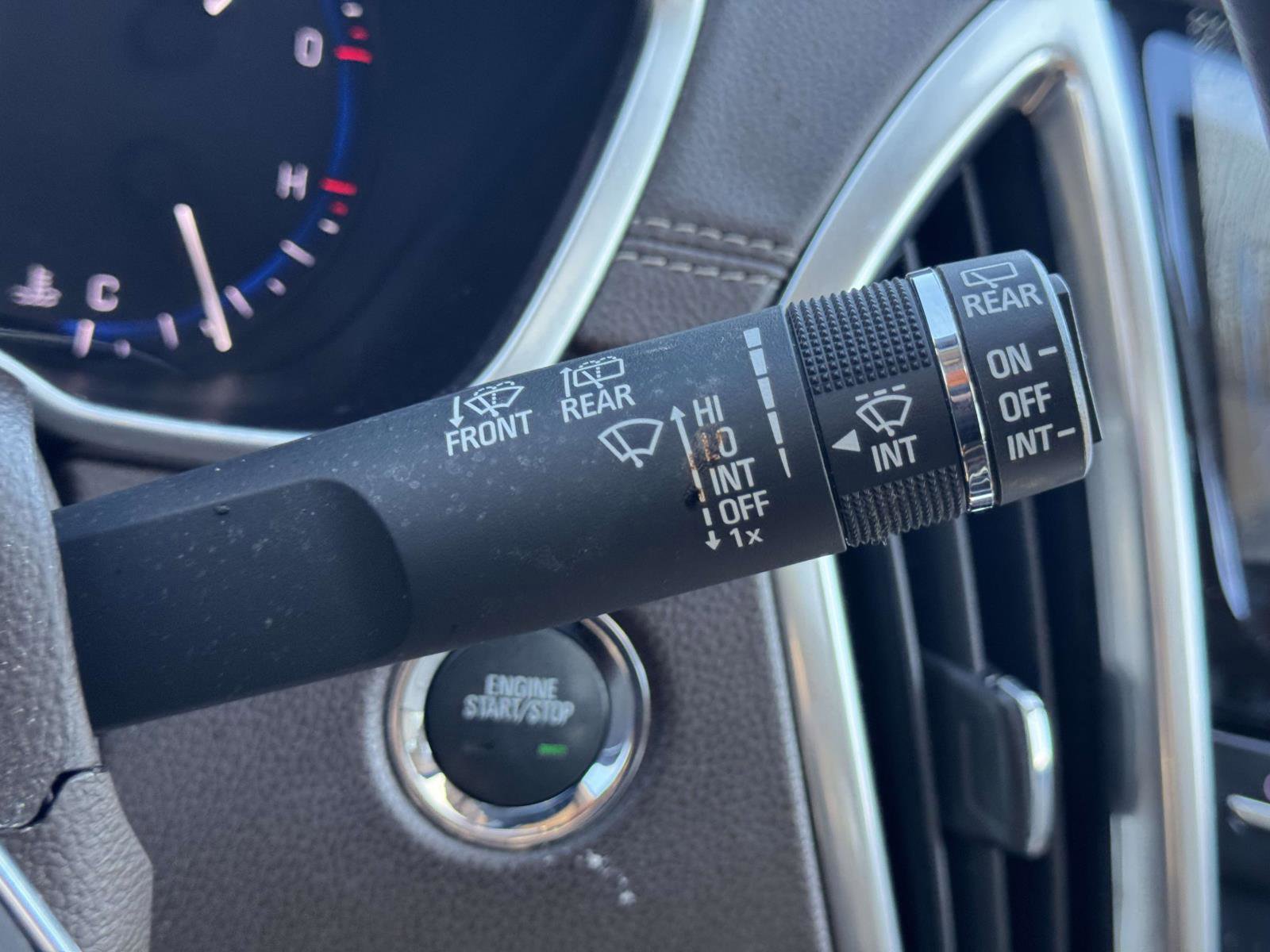 Used 2016 Cadillac SRX Luxury image 23