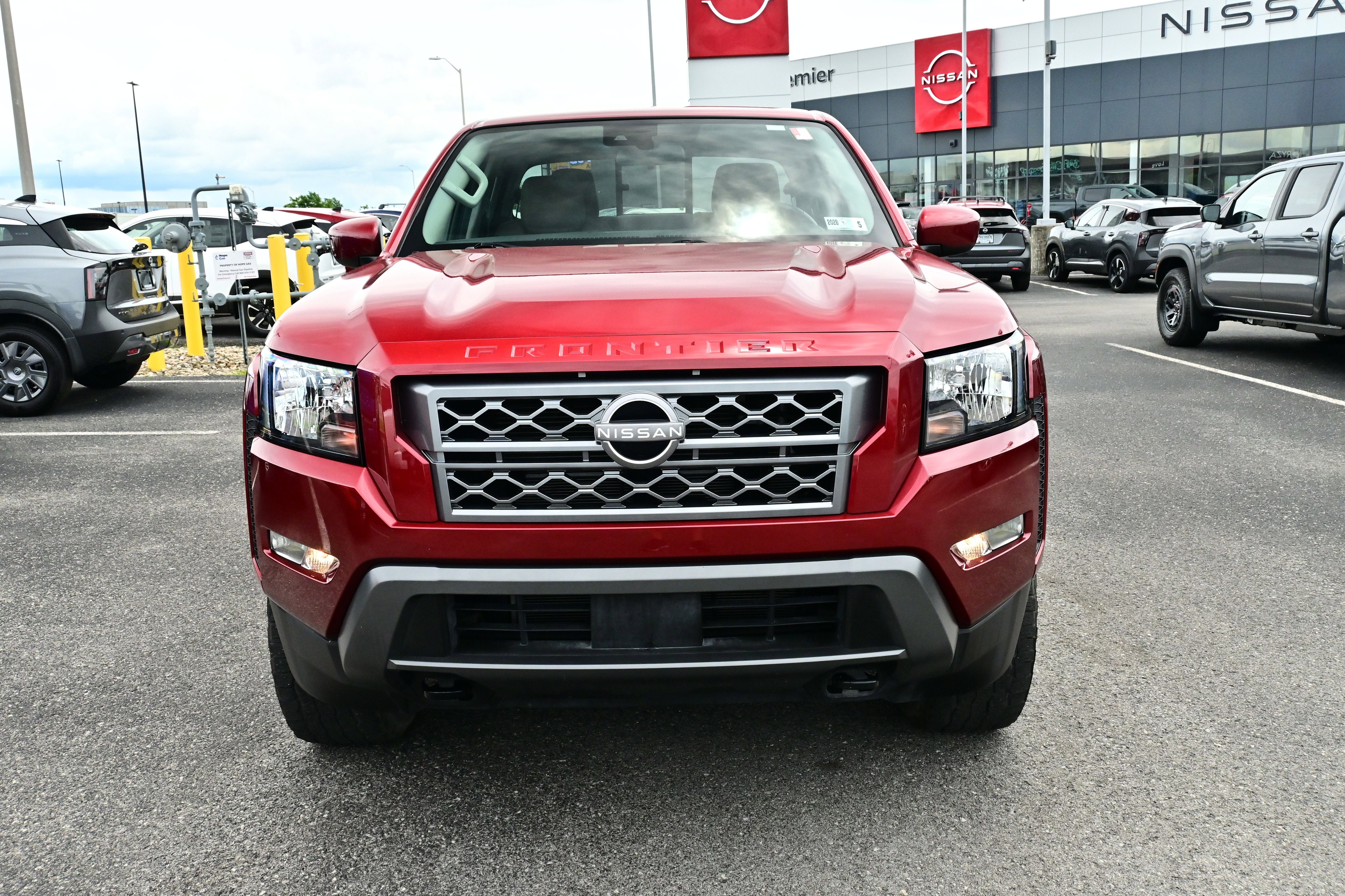 Certified 2022 Nissan Frontier SV w/ Technology Package AWD/4WD image 3
