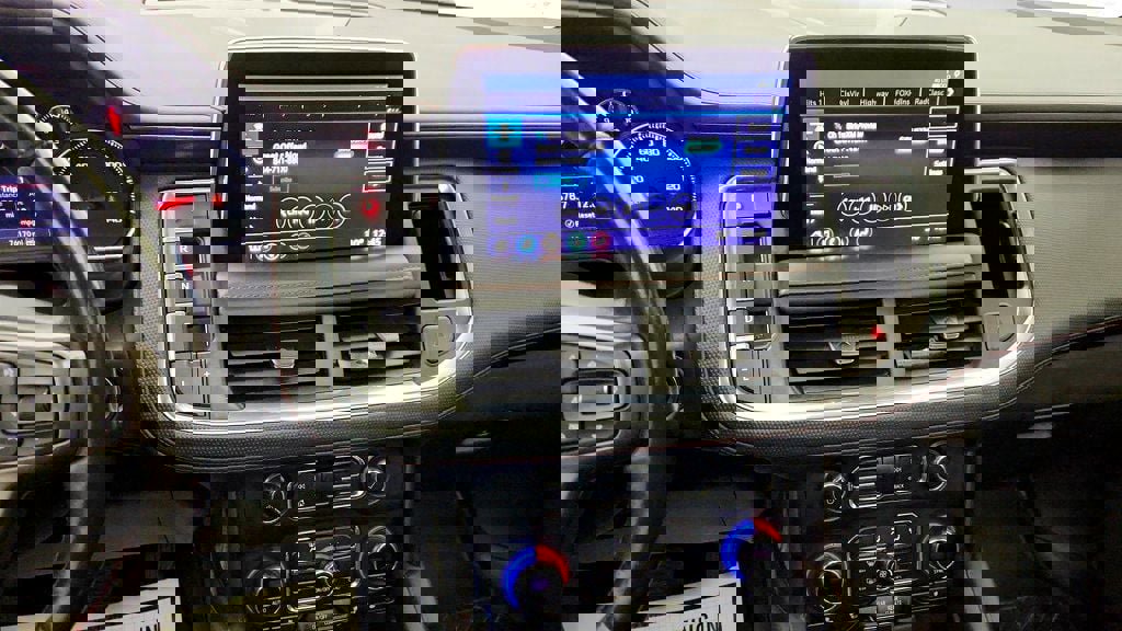 Used 2021 Chevrolet Suburban RST w/ Luxury Package image 18