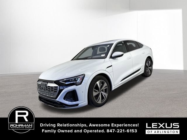 Used 2024 Audi Q8 e-tron Premium Plus image 2