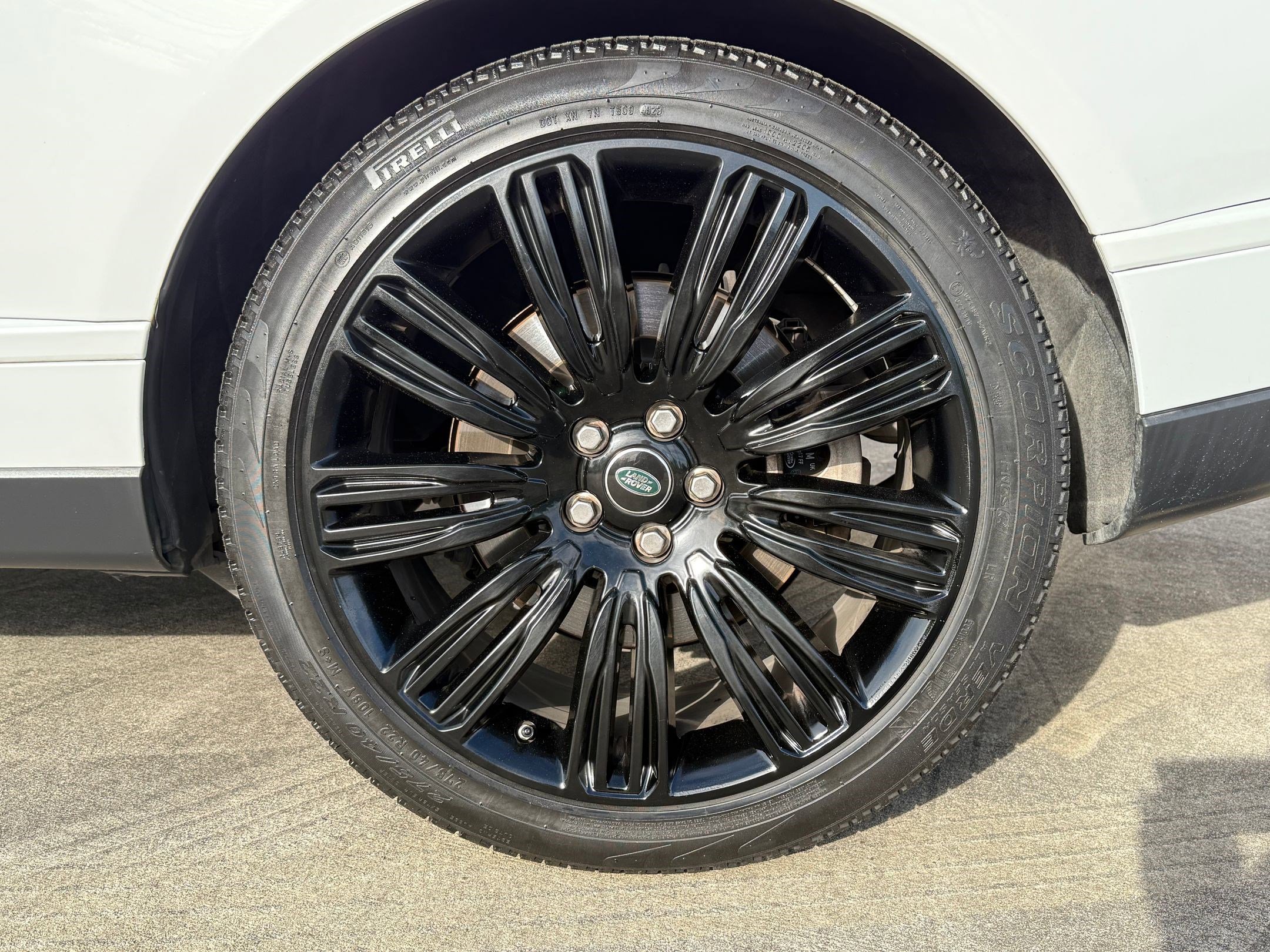 Used 2018 Land Rover Range Rover HSE AWD/4WD image 11