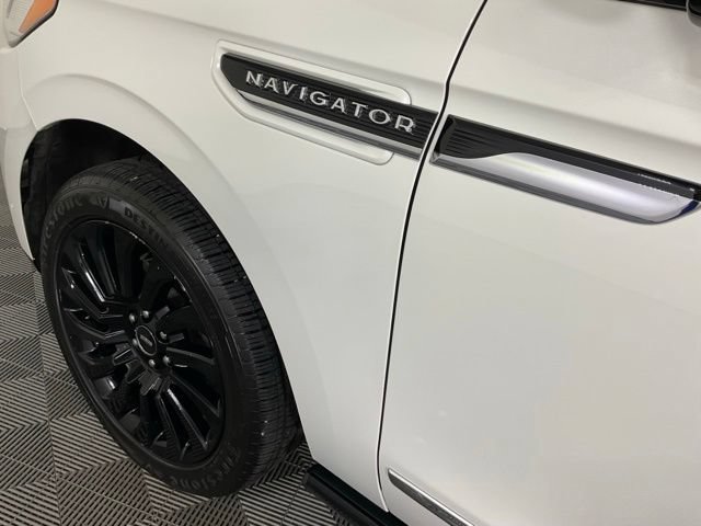 Used 2022 Lincoln Navigator L Black Label AWD/4WD image 37