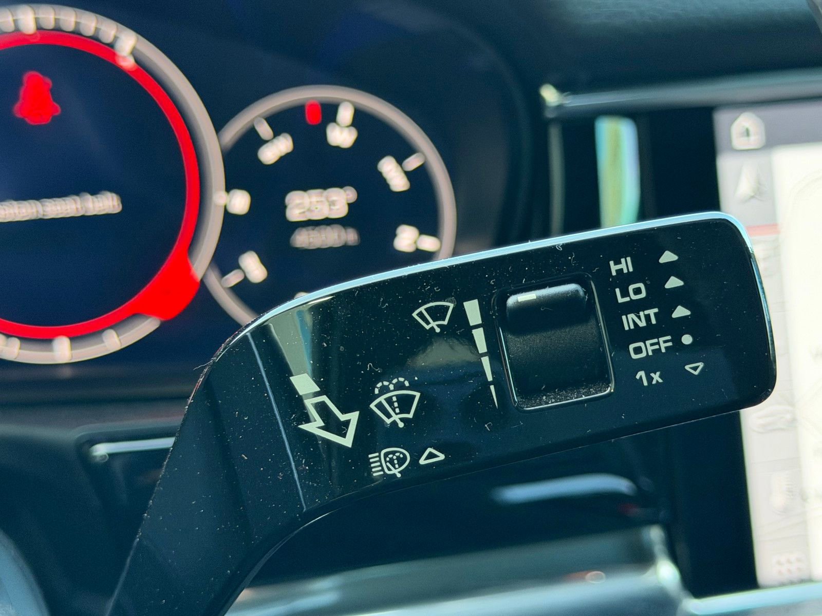 Used 2020 Porsche Panamera 4 image 14