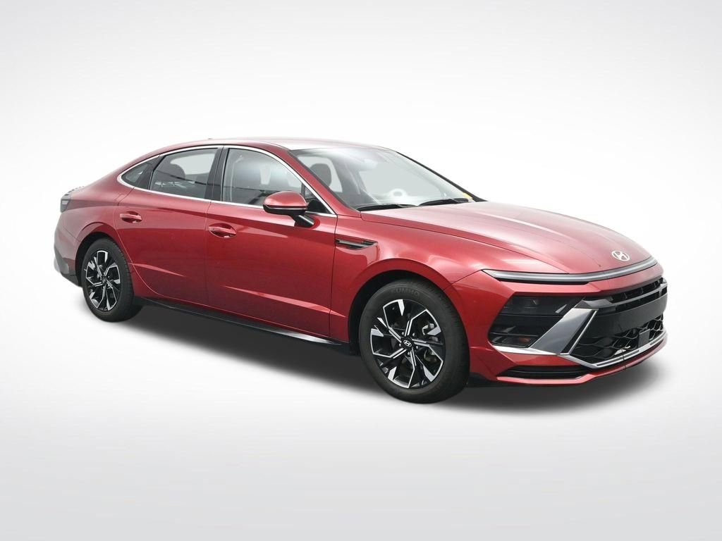 Used 2025 Hyundai Sonata SEL FWD image 3