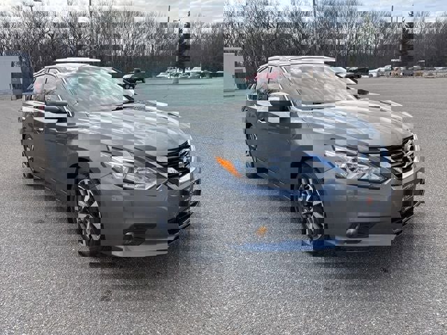 Used 2017 Nissan Altima 2.5 SV image 3