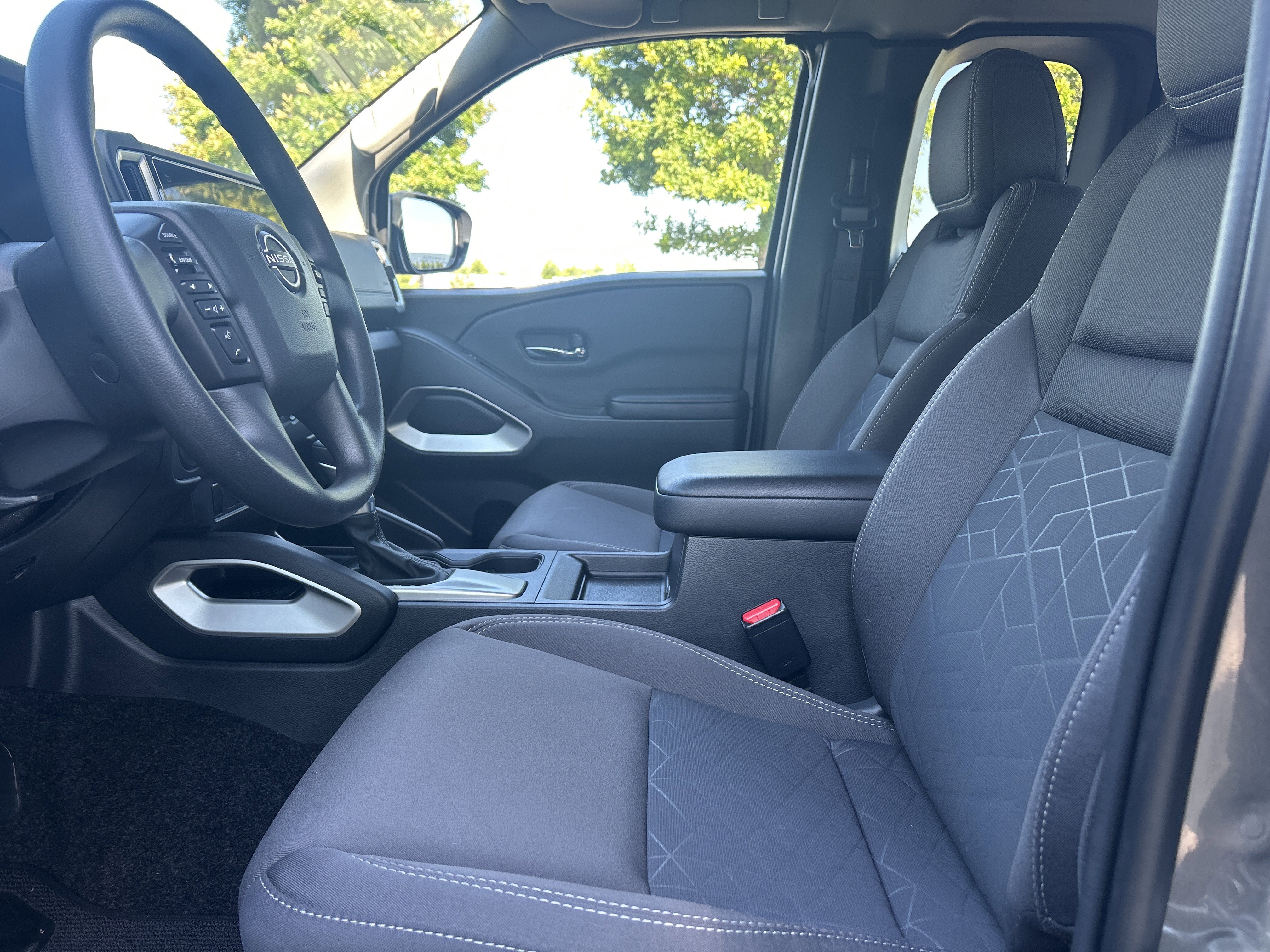 Used 2025 Nissan Frontier SV RWD image 24