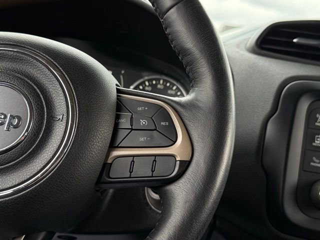 Used 2017 Jeep Renegade Latitude w/ Popular Equipment Group image 10