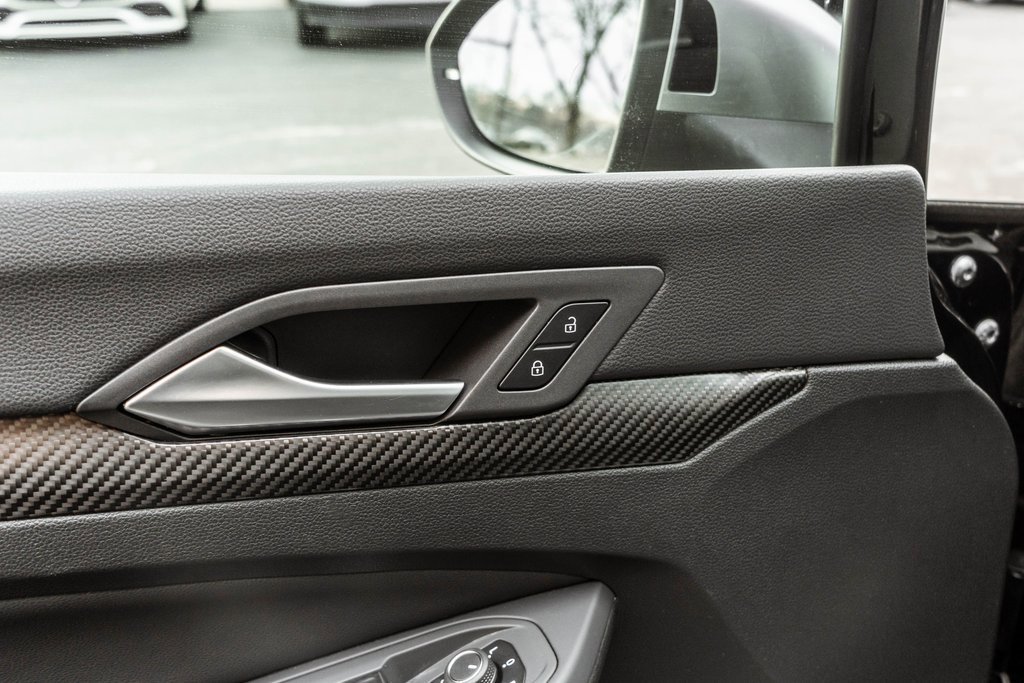 Used 2024 Volkswagen Golf R image 18