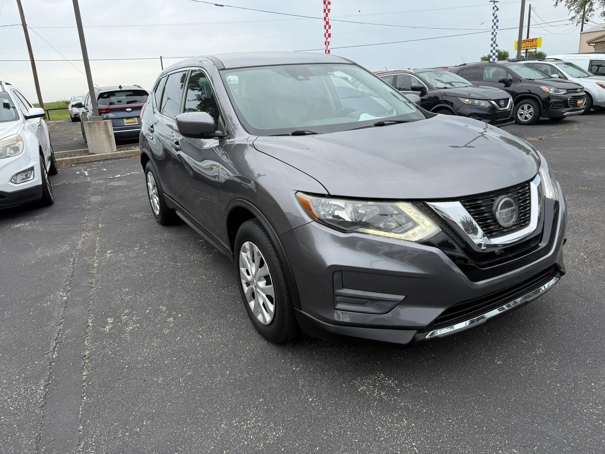 Used 2019 Nissan Rogue S FWD image 3