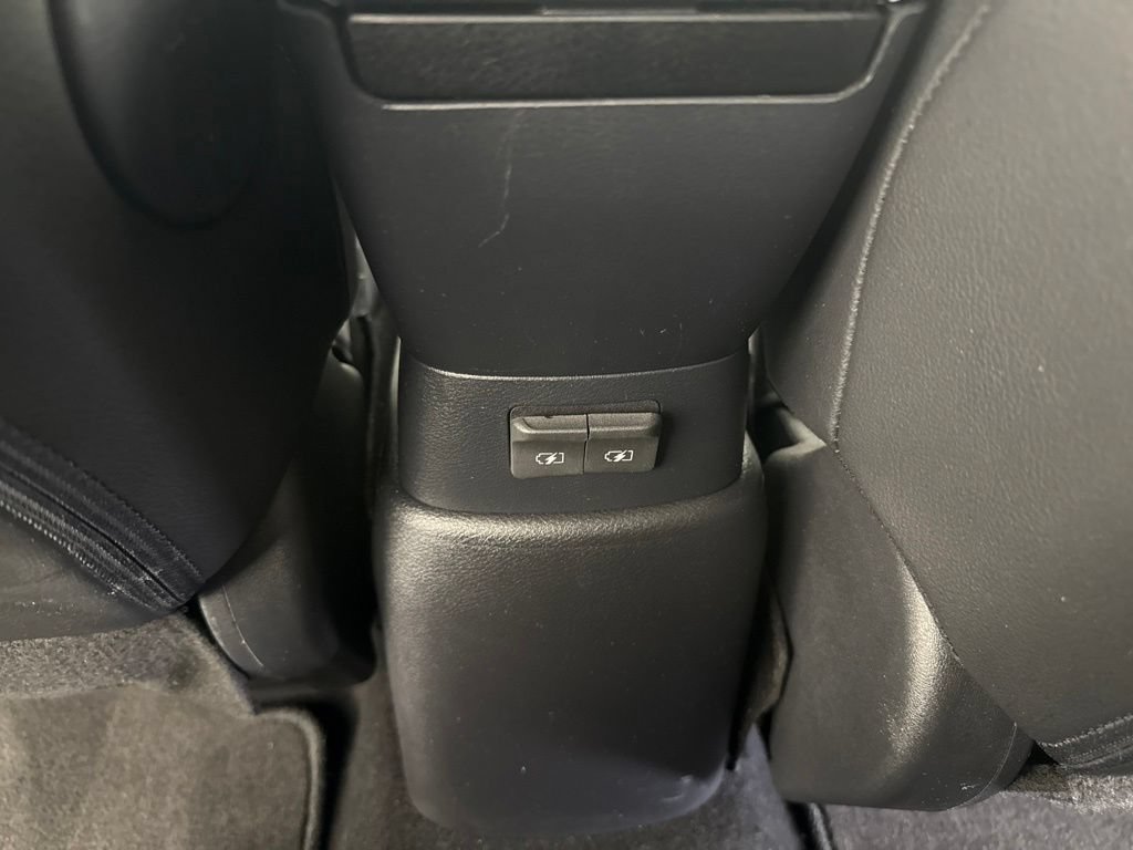 Used 2020 Nissan Kicks SR w/ SR Premium Package FWD image 28