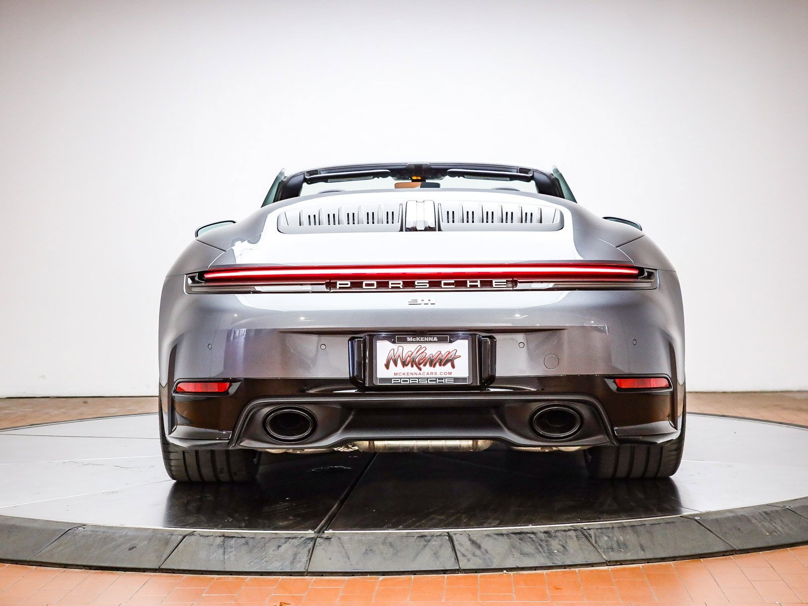 Used 2025 Porsche 911 Carrera image 7