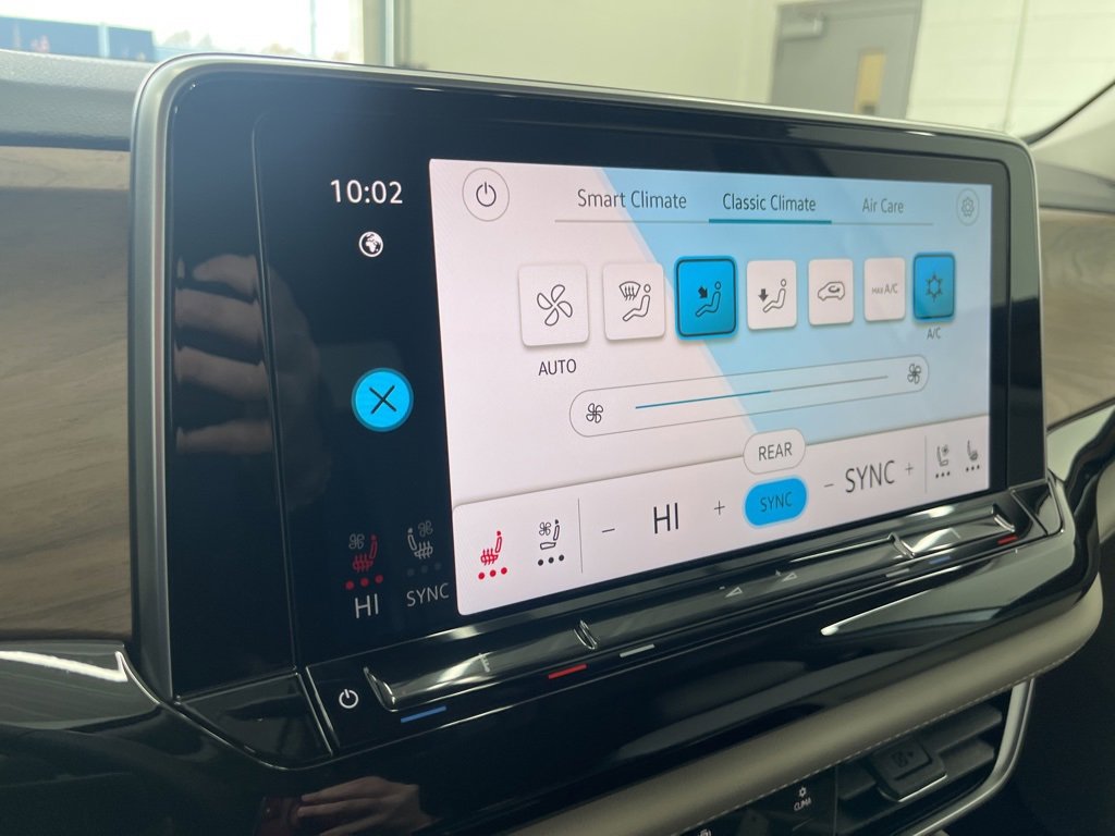 Certified 2025 Volkswagen Atlas SE image 24
