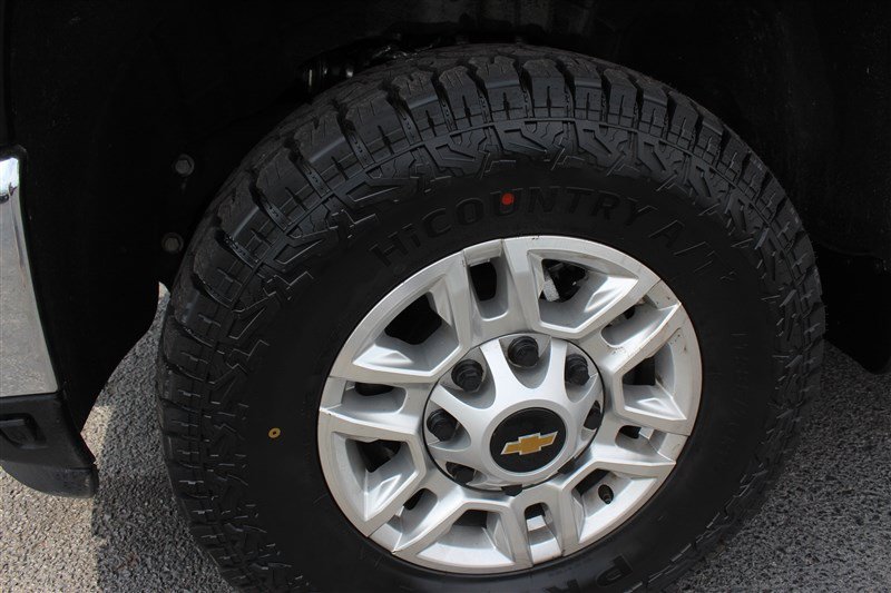 Used 2025 Chevrolet Silverado 2500 LT w/ Convenience Package AWD/4WD image 11
