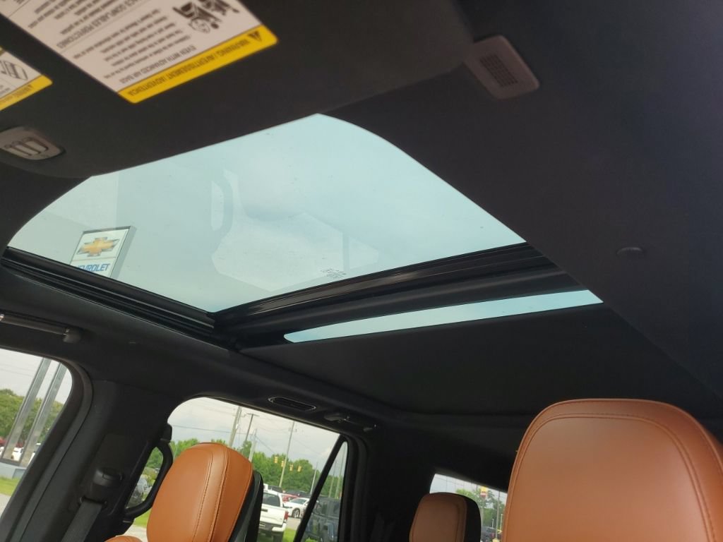 Used 2018 Lincoln Navigator L Reserve w/ Technology Package AWD/4WD image 9