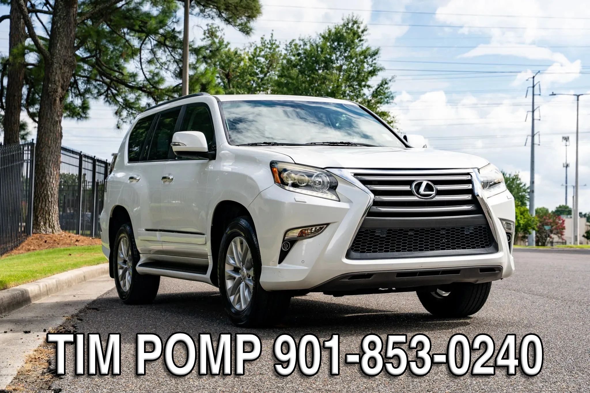 Used 2014 Lexus GX 460 w/ Premium Package AWD/4WD image 3