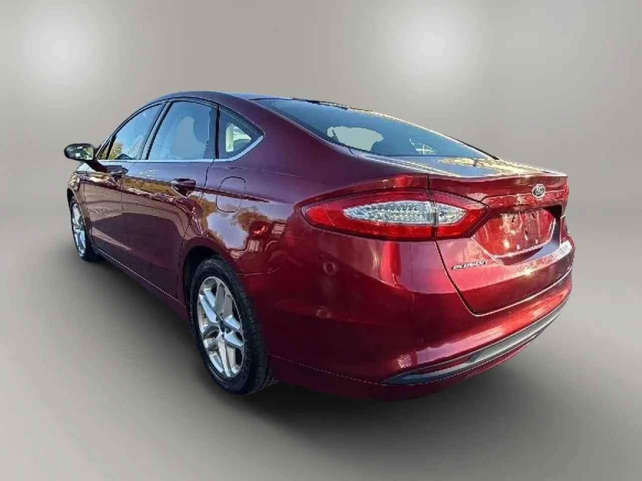 Used 2013 Ford Fusion SE FWD image 3