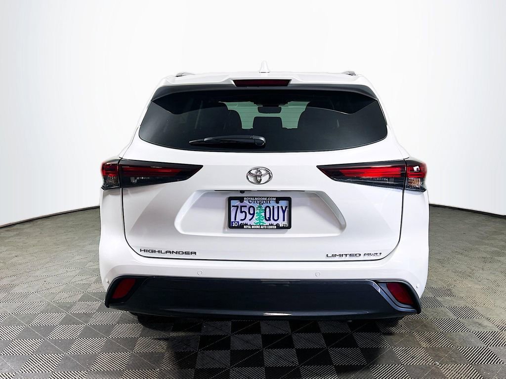 Certified 2025 Toyota Highlander Limited AWD/4WD image 7