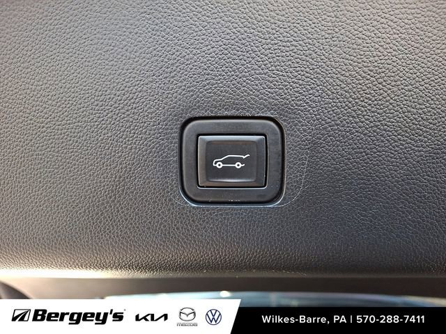 Used 2020 Chevrolet Traverse LT w/ LPO, Floor Liner Package image 31