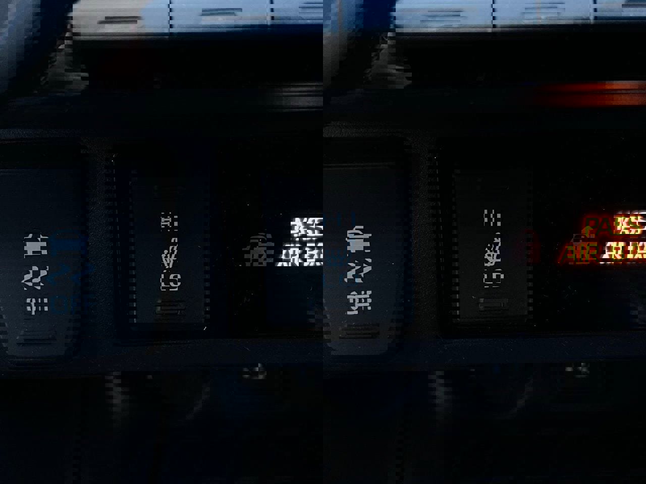 Used 2025 Toyota RAV4 XLE image 28