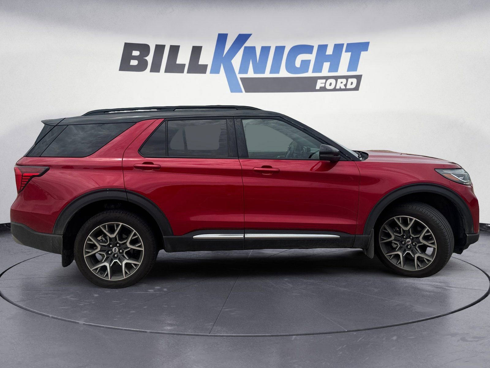 Used 2025 Ford Explorer Platinum w/ Ultimate Package AWD/4WD image 6