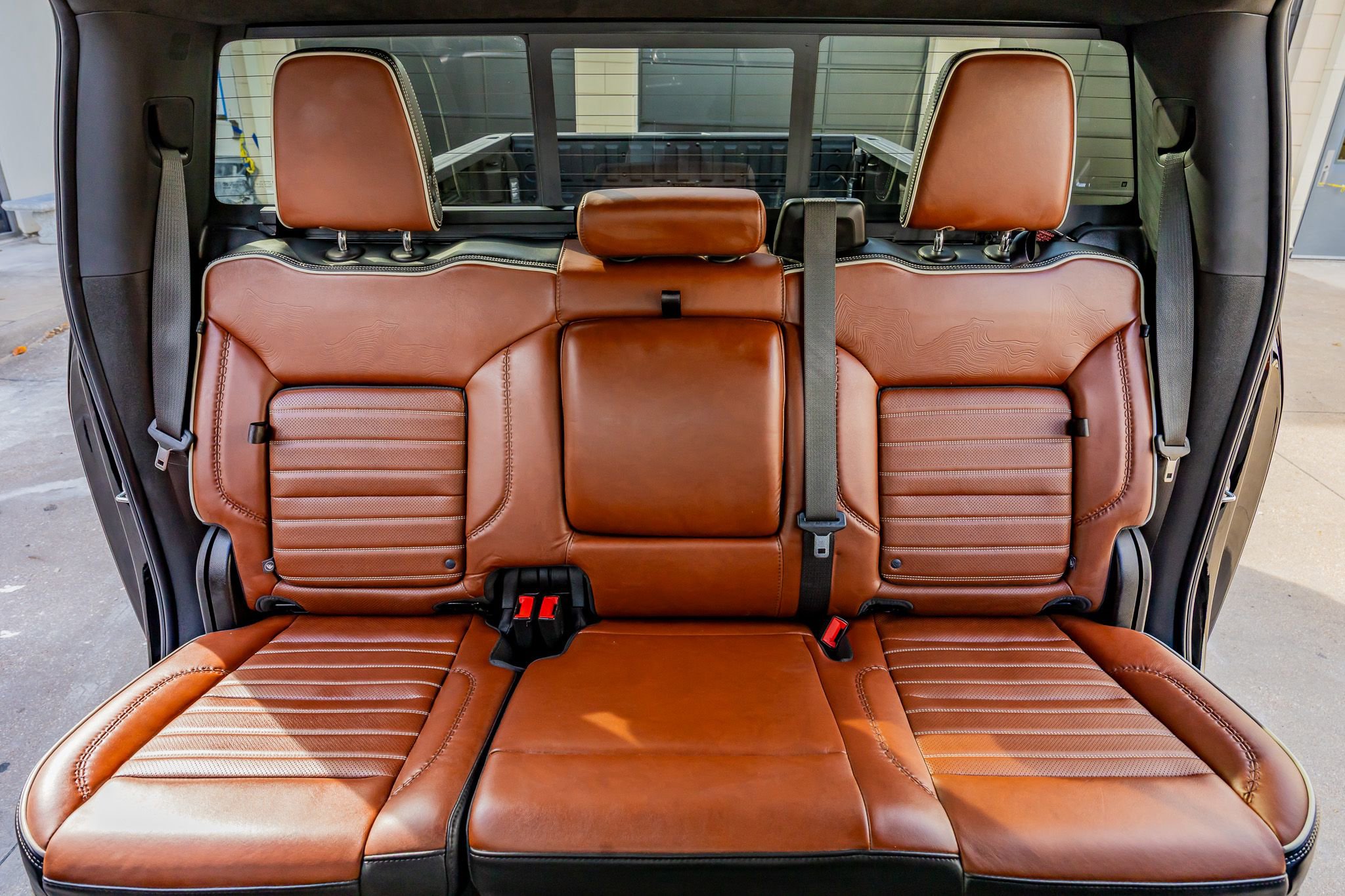Used 2024 GMC Sierra 3500 Denali Ultimate AWD/4WD image 35