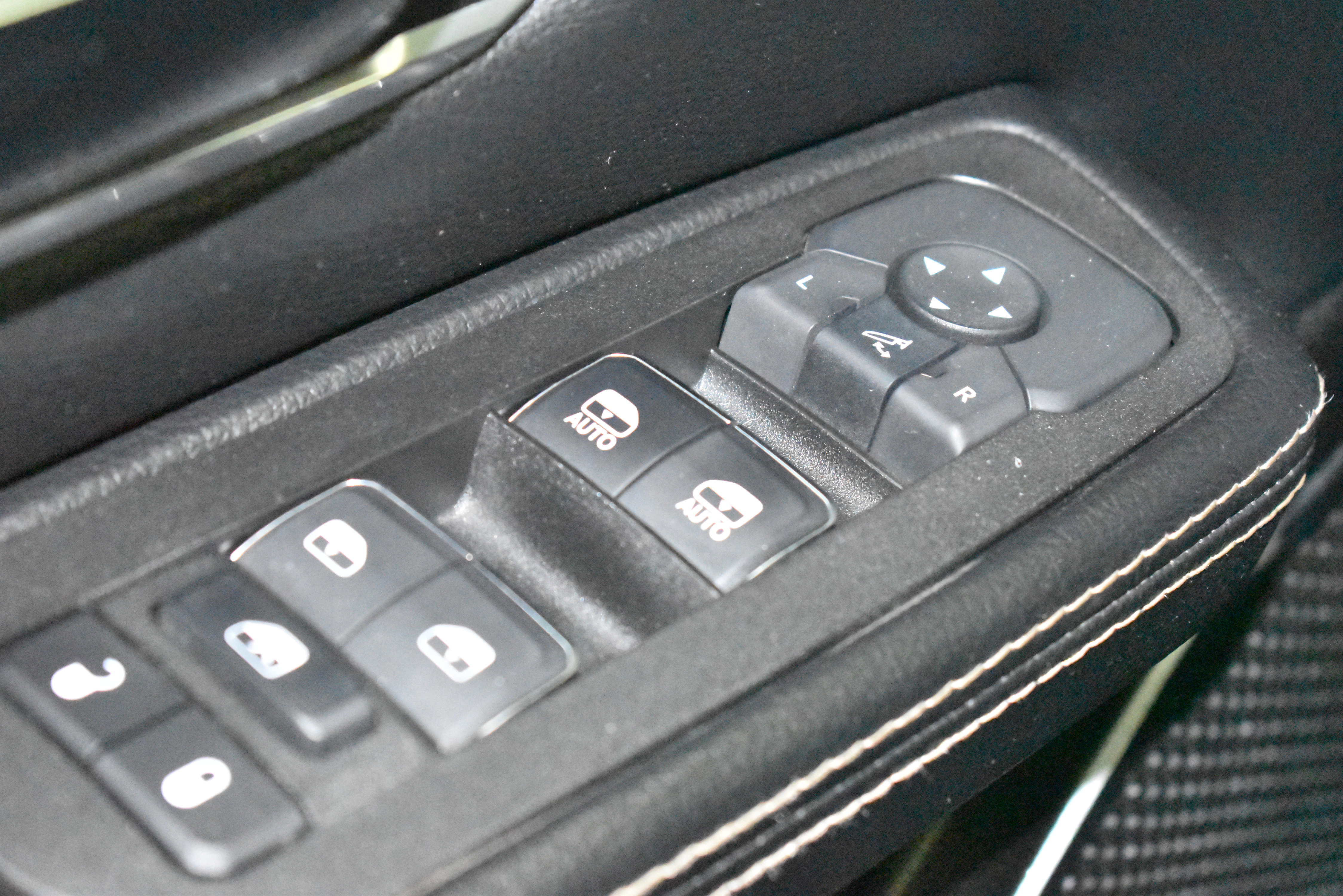 Used 2025 RAM 1500 Laramie image 39