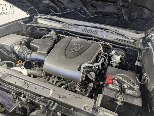 Used 2021 Toyota Tacoma SR5 RWD image 33