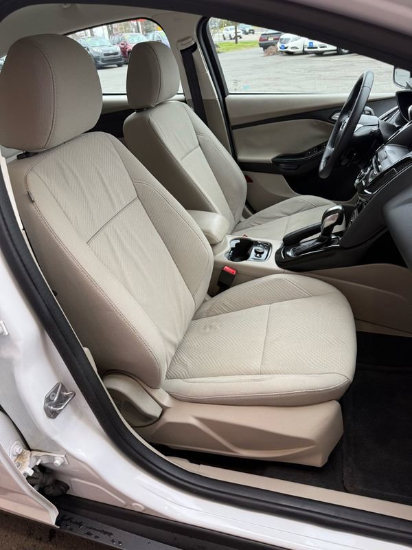 Used 2014 Ford Focus Electric Hatchback image 12