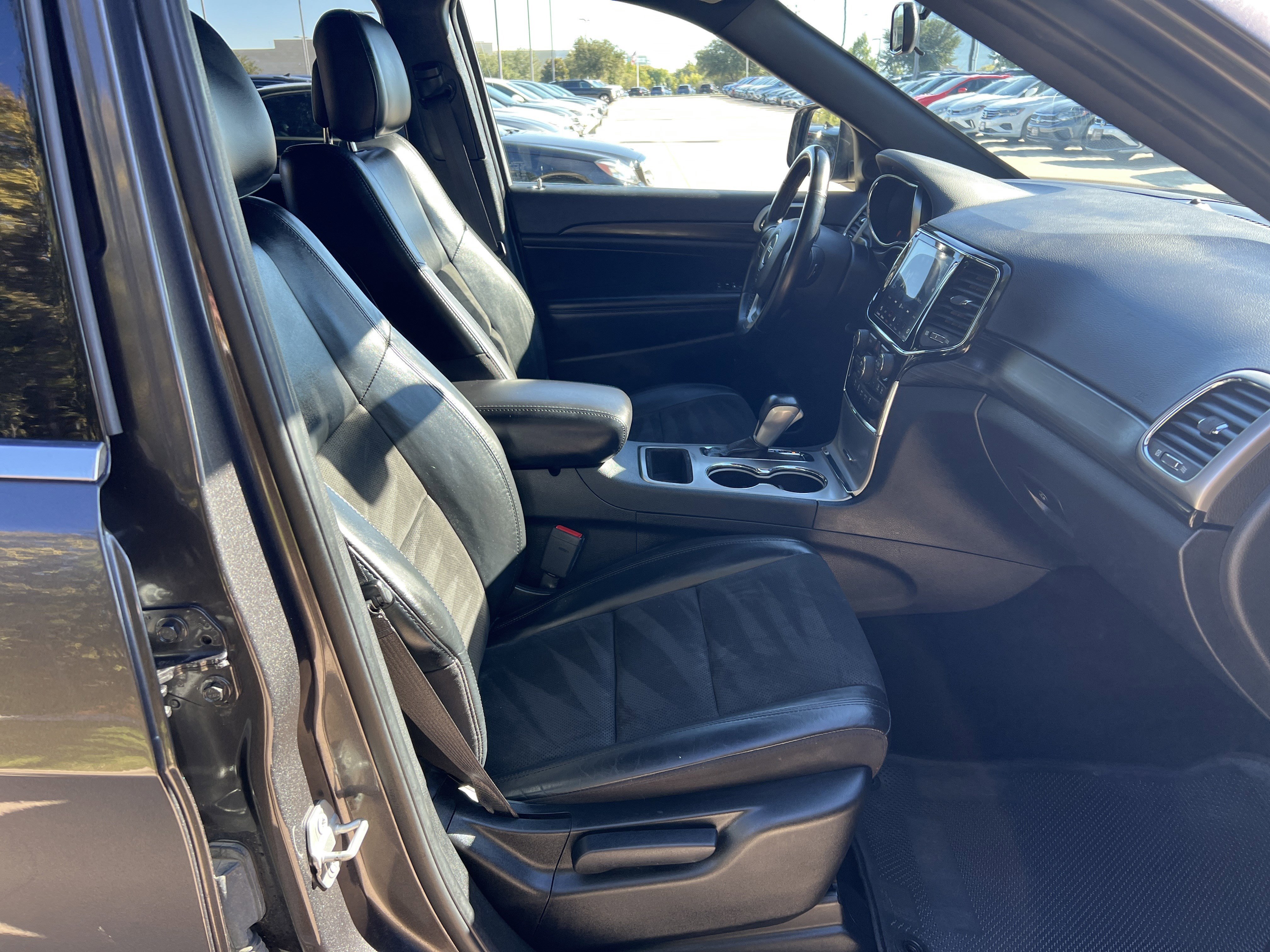 Used 2021 Jeep Grand Cherokee Laredo X image 29