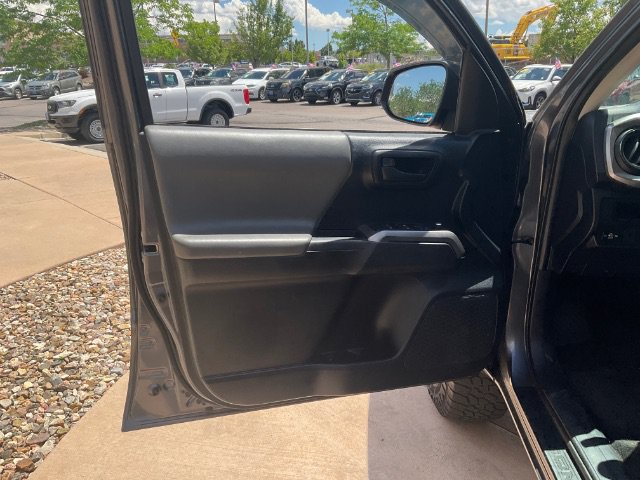 Used 2017 Toyota Tacoma SR5 w/ Tow Package AWD/4WD image 19