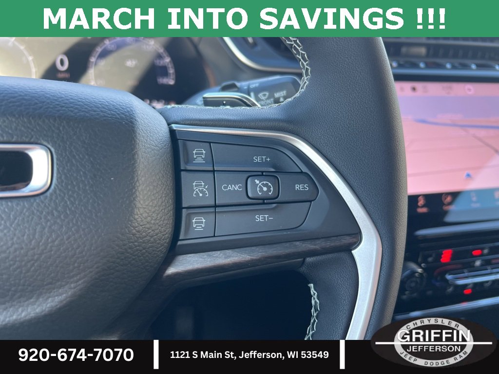 New 2025 Jeep Grand Cherokee Limited w/ Black Appearance Package image 16