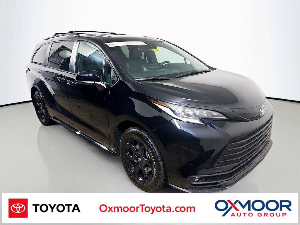 Certified 2025 Toyota Sienna XLE Woodland Edition