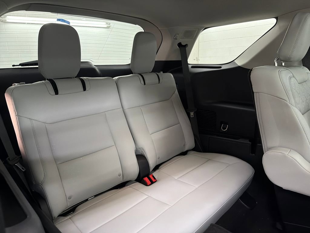 New 2026 Ford Explorer Platinum w/ LUX Leather Package AWD/4WD image 31