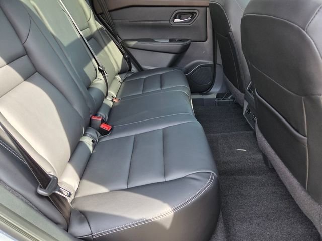 Used 2023 Nissan Rogue SL w/ SL Premium Package image 30