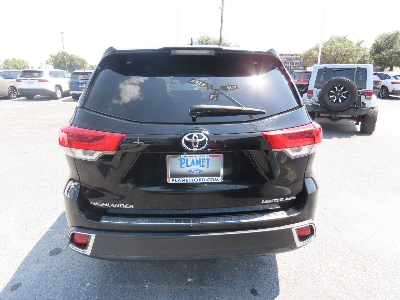 Used 2018 Toyota Highlander Limited Platinum AWD/4WD image 13