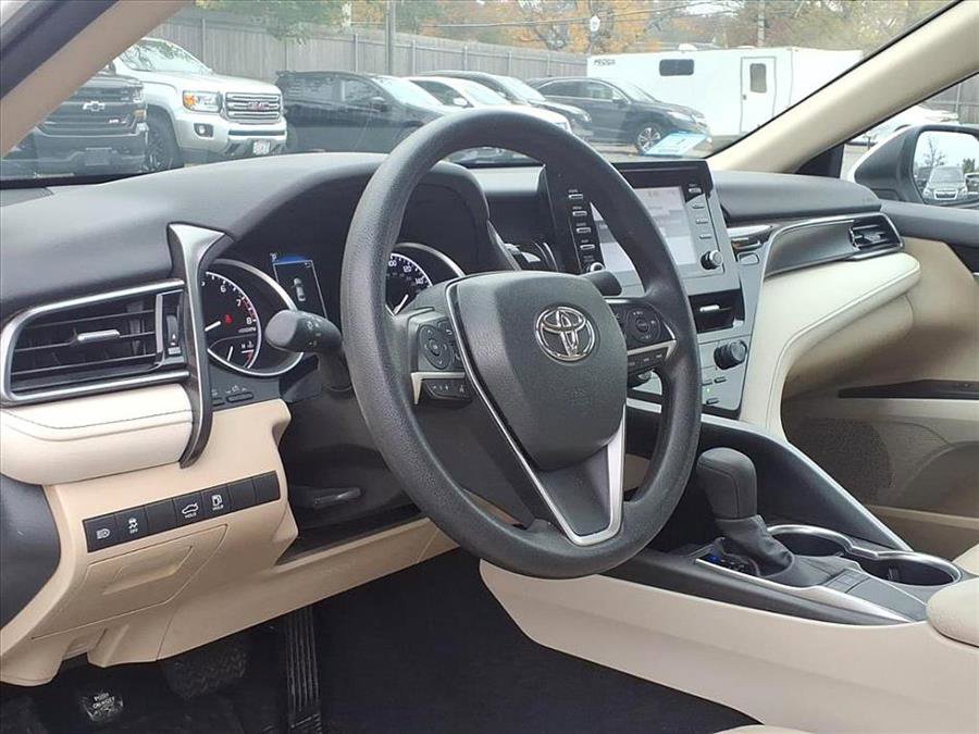 Used 2022 Toyota Camry LE image 18