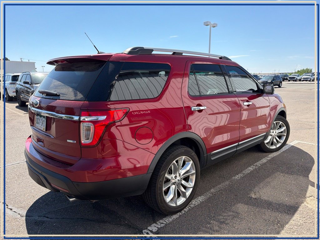 Used 2014 Ford Explorer XLT w/ Equipment Group 202A AWD/4WD image 3