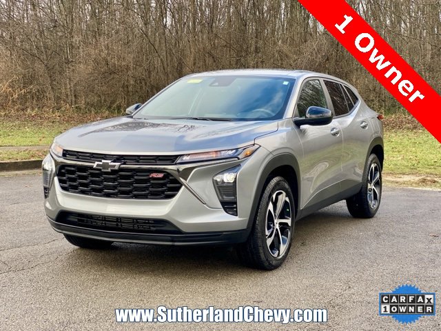 Certified 2025 Chevrolet Trax RS w/ Driver Confidence Package image 3