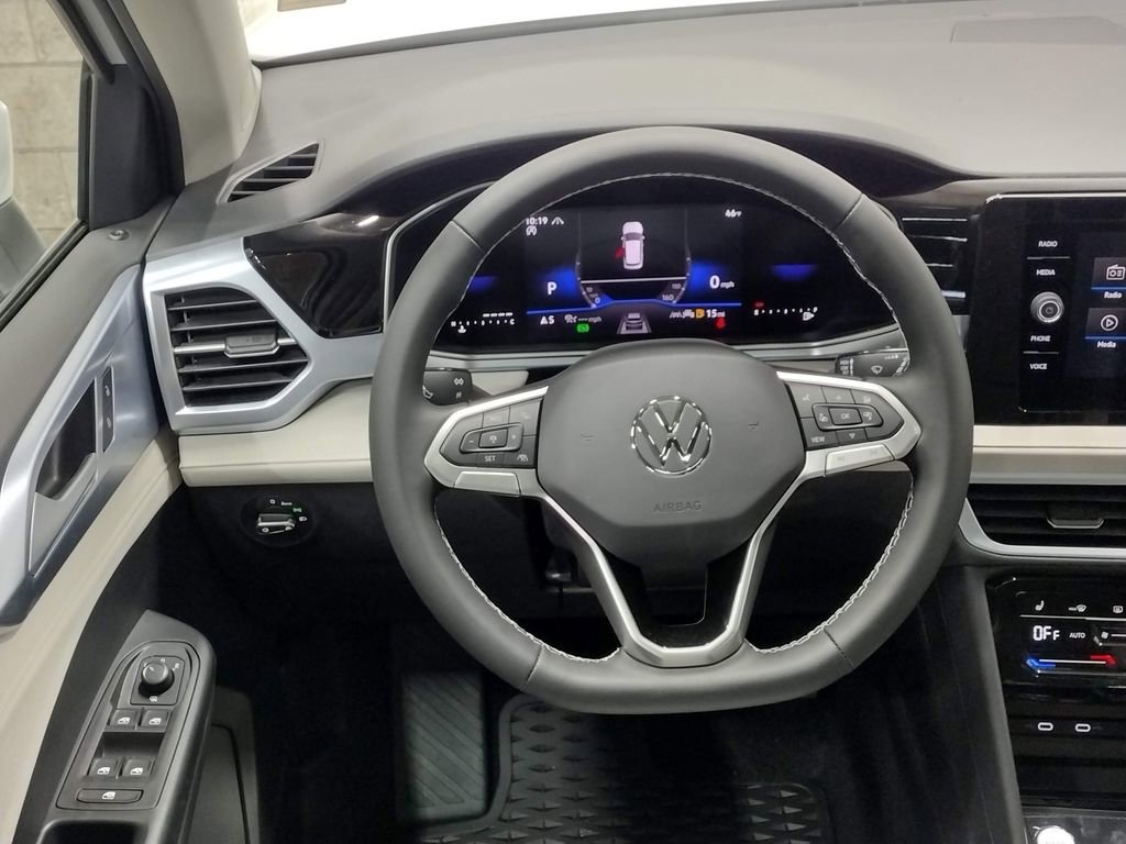 New 2025 Volkswagen Taos SE image 36