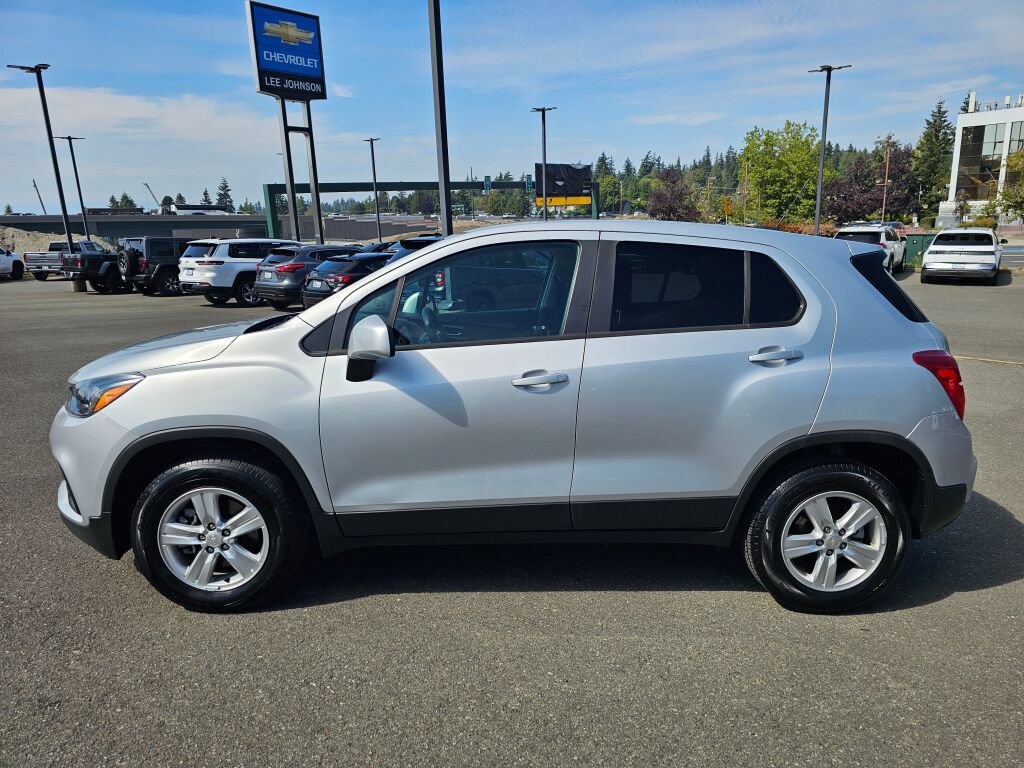 Used 2020 Chevrolet Trax LS w/ Tint and Cruise Package AWD/4WD image 8