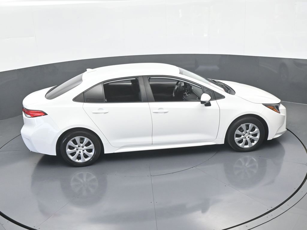 Used 2022 Toyota Corolla LE image 48