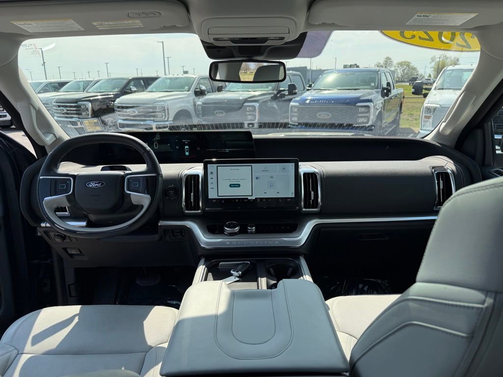 Used 2025 Ford Expedition Max Platinum image 13