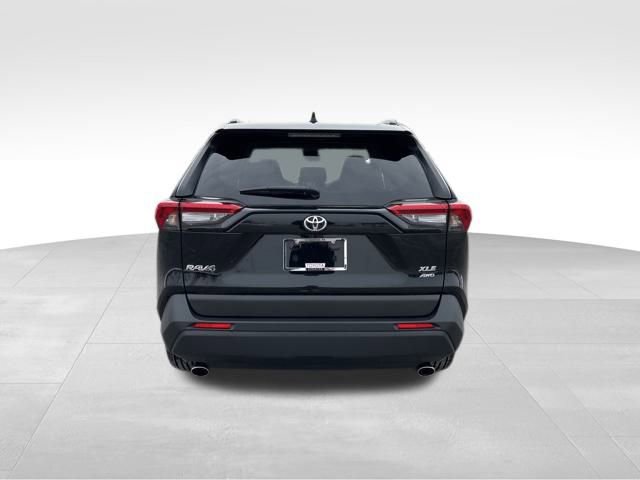 Used 2023 Toyota RAV4 XLE Premium image 5